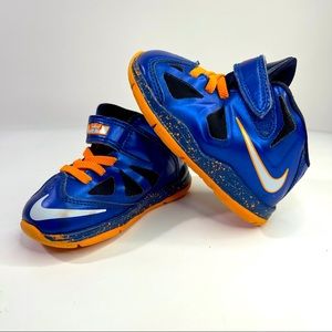 Nike LeBron X 10 Superhero Size 6C -  543566-401